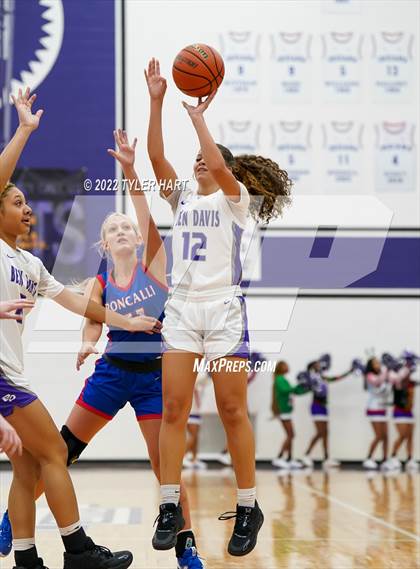 Thumbnail 2 in Roncalli @ Ben Davis photogallery.