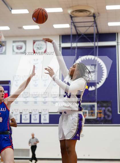 Thumbnail 3 in Roncalli @ Ben Davis photogallery.