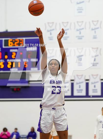 Thumbnail 3 in Roncalli @ Ben Davis photogallery.
