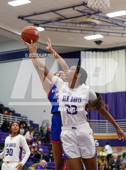 Thumbnail 2 in Roncalli @ Ben Davis photogallery.