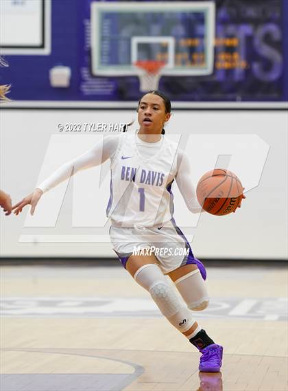 Thumbnail 3 in Roncalli @ Ben Davis photogallery.