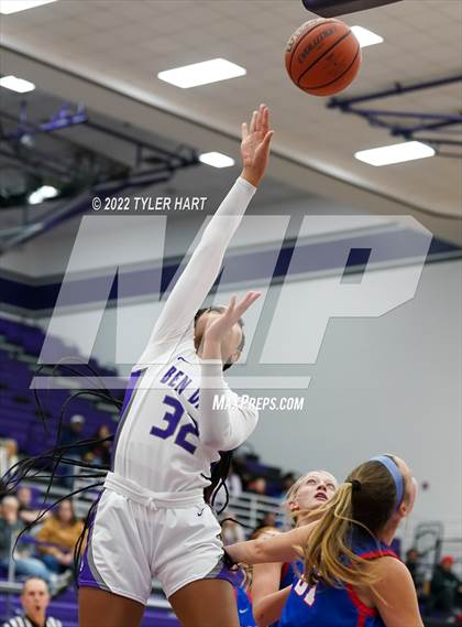 Thumbnail 2 in Roncalli @ Ben Davis photogallery.