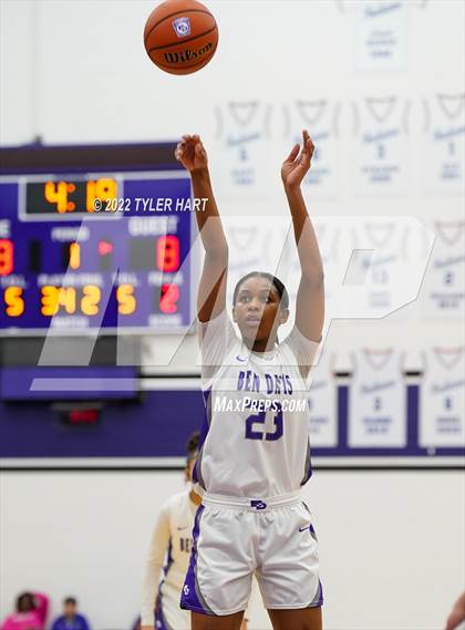 Thumbnail 1 in Roncalli @ Ben Davis photogallery.