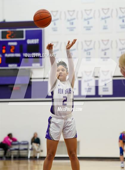 Thumbnail 1 in Roncalli @ Ben Davis photogallery.
