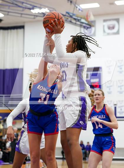 Thumbnail 2 in Roncalli @ Ben Davis photogallery.
