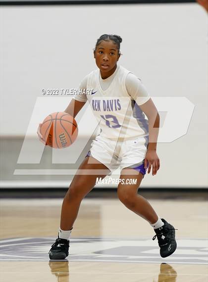 Thumbnail 2 in Roncalli @ Ben Davis photogallery.