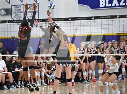 Thumbnail 3 in Mountain View vs. Mater Dei (Durango Fall Classic) photogallery.