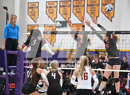 Thumbnail 3 in Mountain View vs. Mater Dei (Durango Fall Classic) photogallery.