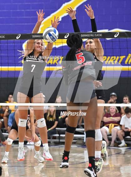 Thumbnail 2 in Mountain View vs. Mater Dei (Durango Fall Classic) photogallery.