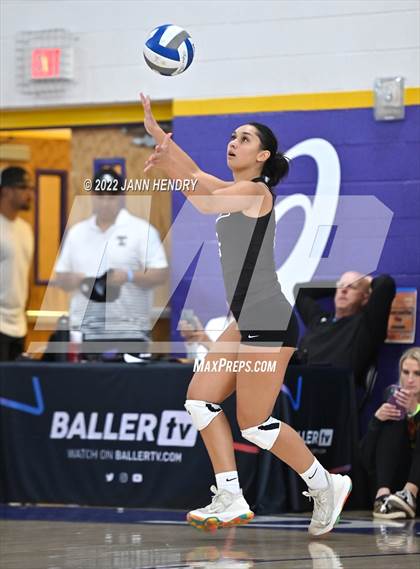 Thumbnail 3 in Mountain View vs. Mater Dei (Durango Fall Classic) photogallery.