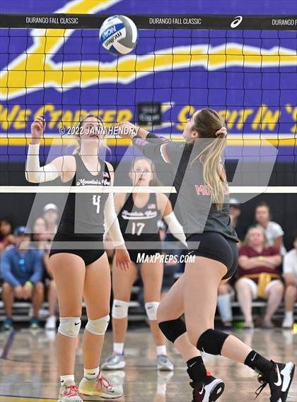 Thumbnail 3 in Mountain View vs. Mater Dei (Durango Fall Classic) photogallery.