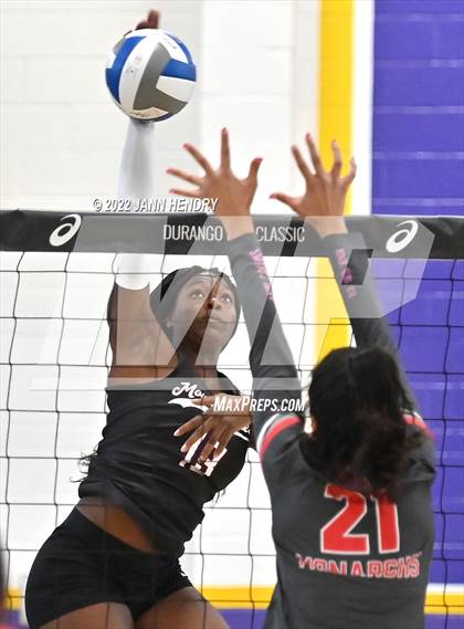 Thumbnail 2 in Mountain View vs. Mater Dei (Durango Fall Classic) photogallery.