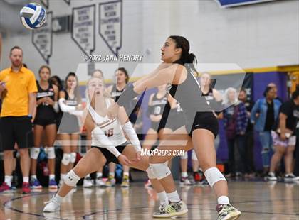 Thumbnail 1 in Mountain View vs. Mater Dei (Durango Fall Classic) photogallery.