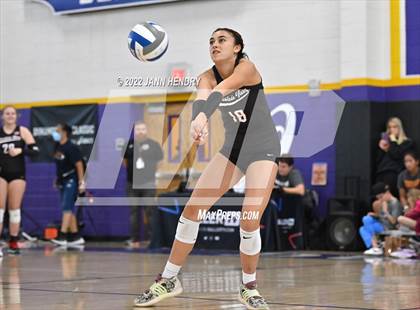 Thumbnail 2 in Mountain View vs. Mater Dei (Durango Fall Classic) photogallery.