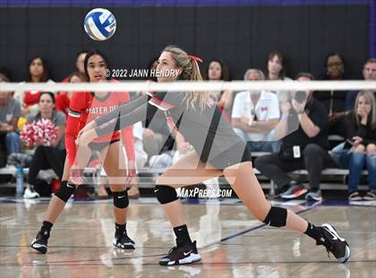 Thumbnail 2 in Mountain View vs. Mater Dei (Durango Fall Classic) photogallery.