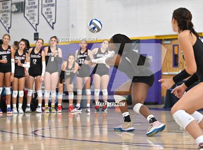 Thumbnail 1 in Mountain View vs. Mater Dei (Durango Fall Classic) photogallery.