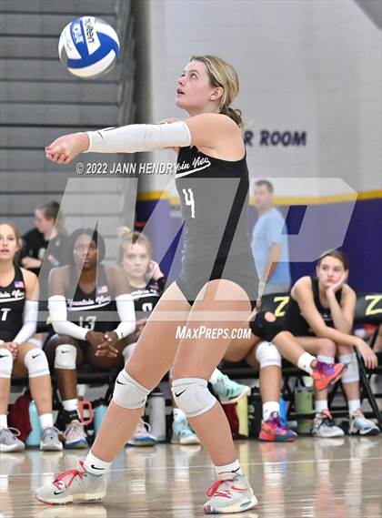 Thumbnail 1 in Mountain View vs. Mater Dei (Durango Fall Classic) photogallery.