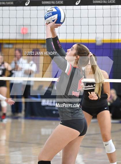 Thumbnail 2 in Mountain View vs. Mater Dei (Durango Fall Classic) photogallery.