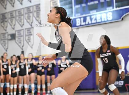 Thumbnail 3 in Mountain View vs. Mater Dei (Durango Fall Classic) photogallery.
