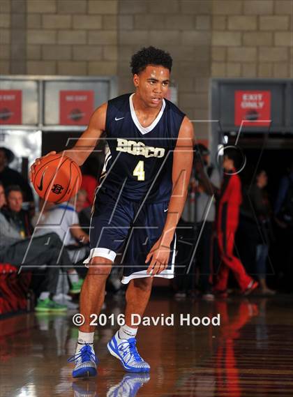 Thumbnail 3 in Village Christian vs. St. John Bosco (Nike Extravaganza) photogallery.