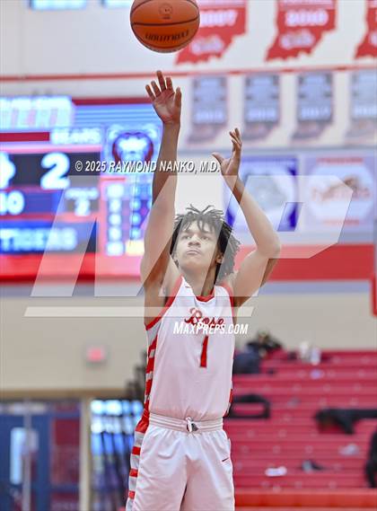 Thumbnail 1 in Lawrence Central vs. Evansville Bosse photogallery.