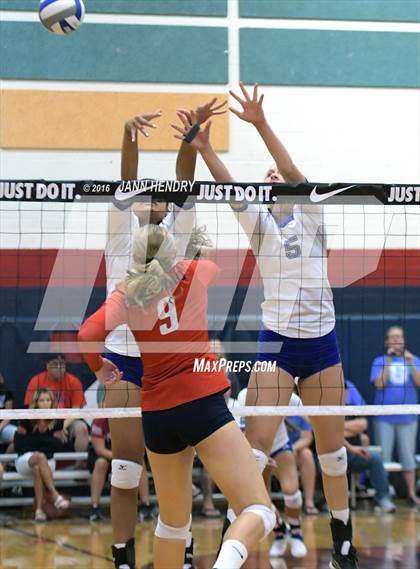Thumbnail 1 in Coronado vs. Pleasant Grove (Durango Fall Classic) photogallery.