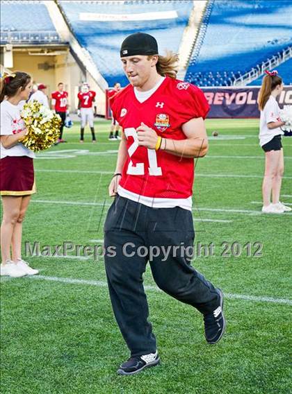 Thumbnail 3 in  MHSFCA/Aleppo Shriners All-Star Classic (North vs. South) photogallery.