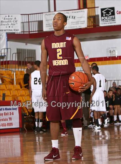 Thumbnail 2 in Neumann Goretti vs. Mt. Vernon (Cancer Research Classic) photogallery.