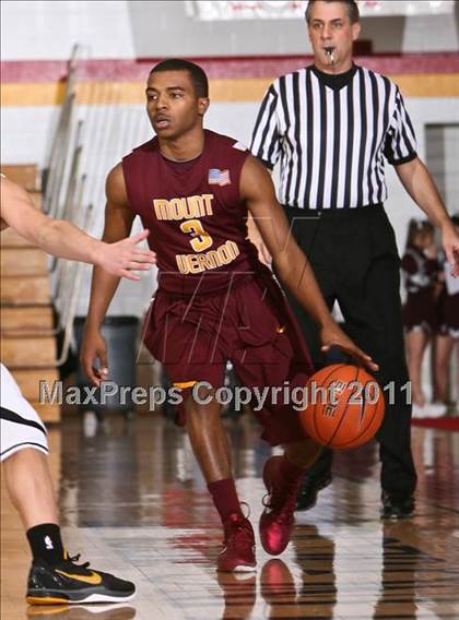 Thumbnail 2 in Neumann Goretti vs. Mt. Vernon (Cancer Research Classic) photogallery.