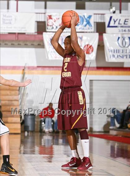 Thumbnail 2 in Neumann Goretti vs. Mt. Vernon (Cancer Research Classic) photogallery.