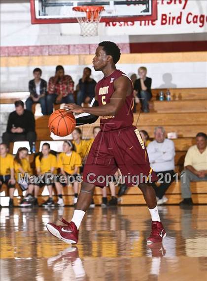 Thumbnail 1 in Neumann Goretti vs. Mt. Vernon (Cancer Research Classic) photogallery.