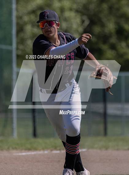 Thumbnail 3 in Tomales vs Credo photogallery.
