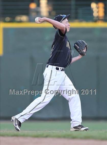 Thumbnail 2 in Rush-Henrietta vs. Fairport (Section 5 Class AAA Final) photogallery.