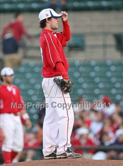 Thumbnail 1 in Rush-Henrietta vs. Fairport (Section 5 Class AAA Final) photogallery.