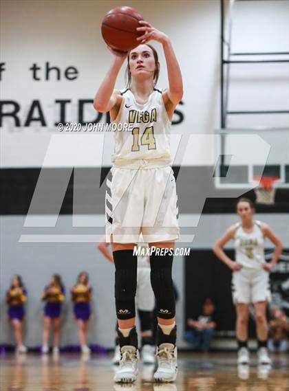 Thumbnail 1 in Panhandle vs. Vega (UIL 2A Area Playoff) photogallery.