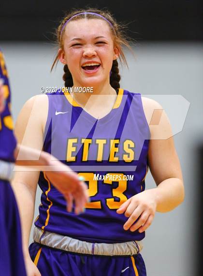 Thumbnail 2 in Panhandle vs. Vega (UIL 2A Area Playoff) photogallery.