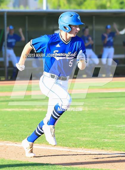 Thumbnail 1 in Paradise Honors vs. Snowflake  (AIA 3A Round 1 Playoff) photogallery.