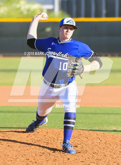 Thumbnail 3 in Paradise Honors vs. Snowflake  (AIA 3A Round 1 Playoff) photogallery.