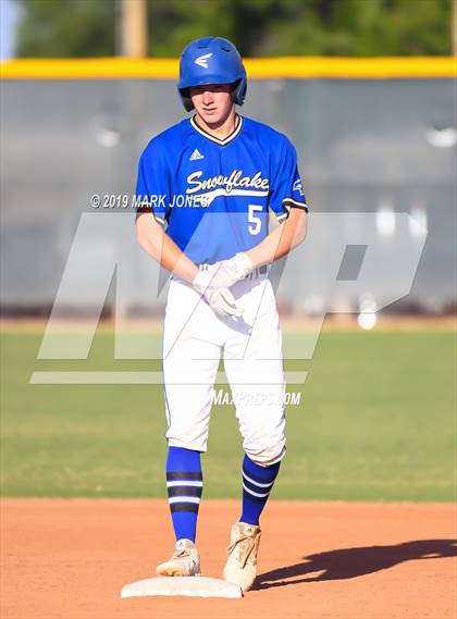 Thumbnail 2 in Paradise Honors vs. Snowflake  (AIA 3A Round 1 Playoff) photogallery.