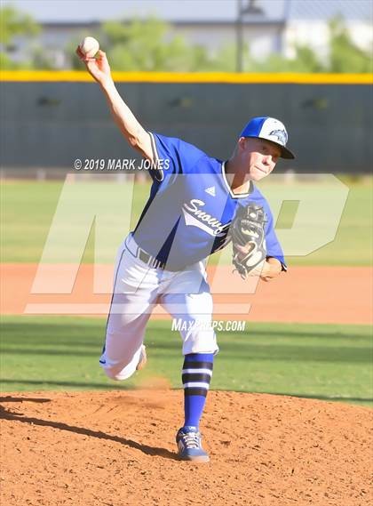 Thumbnail 1 in Paradise Honors vs. Snowflake  (AIA 3A Round 1 Playoff) photogallery.