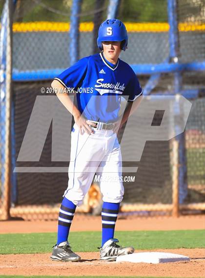 Thumbnail 3 in Paradise Honors vs. Snowflake  (AIA 3A Round 1 Playoff) photogallery.