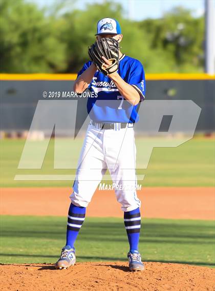 Thumbnail 1 in Paradise Honors vs. Snowflake  (AIA 3A Round 1 Playoff) photogallery.