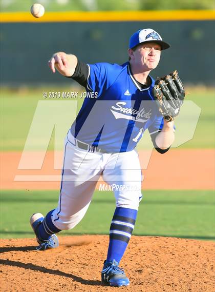 Thumbnail 2 in Paradise Honors vs. Snowflake  (AIA 3A Round 1 Playoff) photogallery.