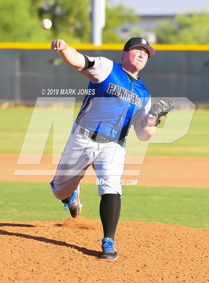 Thumbnail 3 in Paradise Honors vs. Snowflake  (AIA 3A Round 1 Playoff) photogallery.
