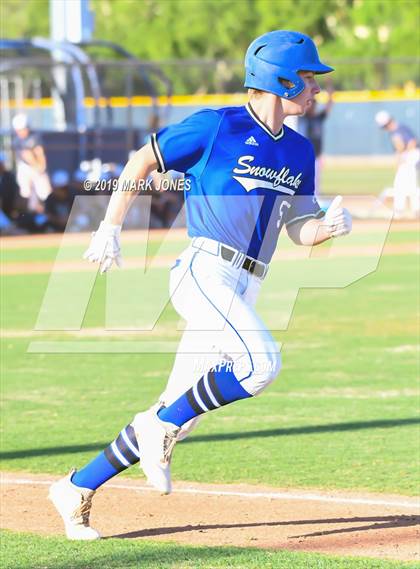 Thumbnail 2 in Paradise Honors vs. Snowflake  (AIA 3A Round 1 Playoff) photogallery.