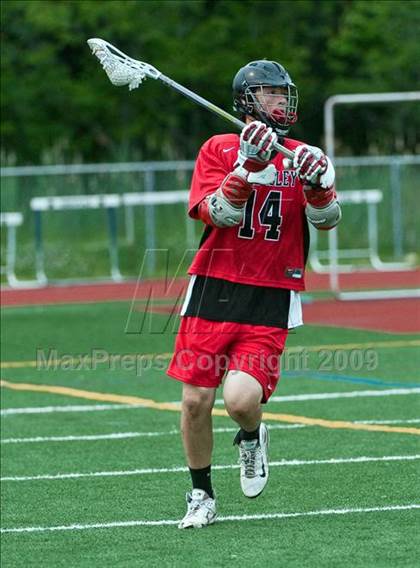 Thumbnail 3 in Wellesley vs. Medfield (MIAA East Division 2 First Round) photogallery.