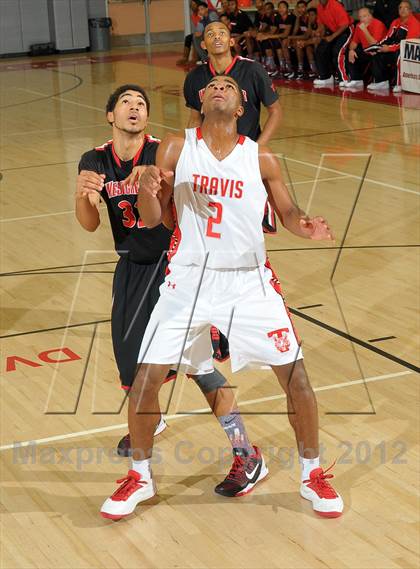 Thumbnail 3 in Westchester vs. Fort Bend Travis (MaxPreps Holiday Classic) photogallery.