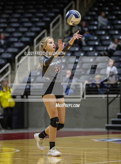 Thumbnail 1 in Blum vs. Fayetteville (UIL Volleyball 1A Finals) photogallery.
