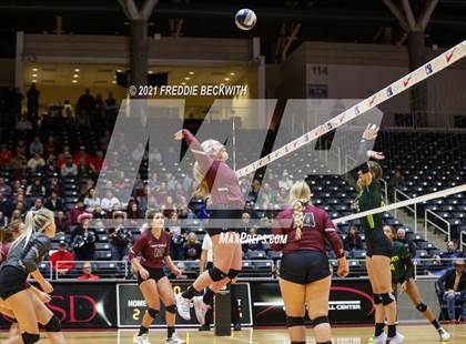 Thumbnail 2 in Blum vs. Fayetteville (UIL Volleyball 1A Finals) photogallery.