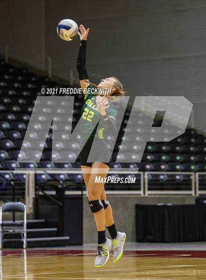 Thumbnail 3 in Blum vs. Fayetteville (UIL Volleyball 1A Finals) photogallery.